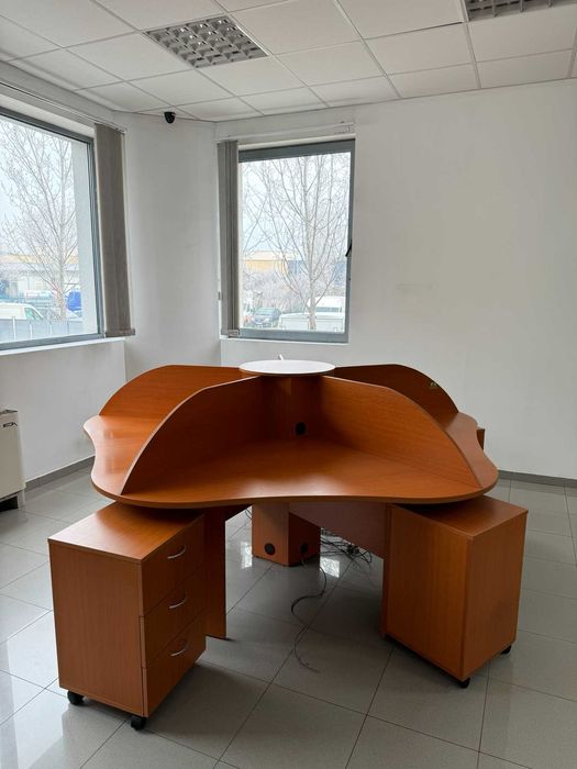 Офисни мебели - Бюра + контейнери + подложки за компютри