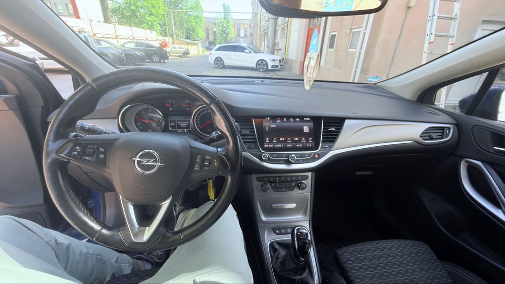 Opel astra sports tourer+ 2018 1.6cdti