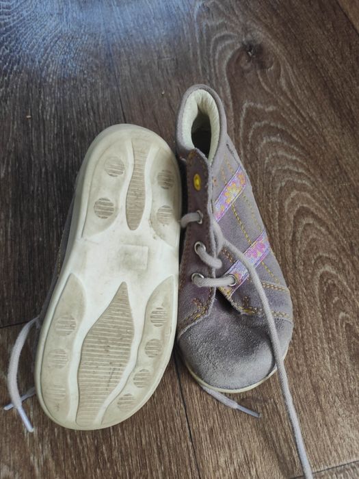 Ботинки на девочку