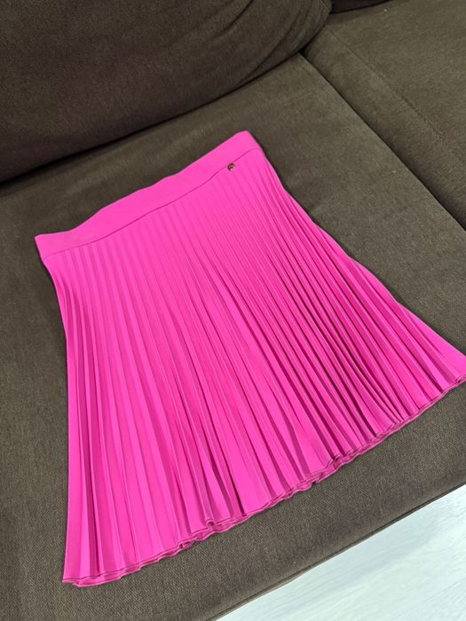 Fusta roz Nissa plisata , numarul 36