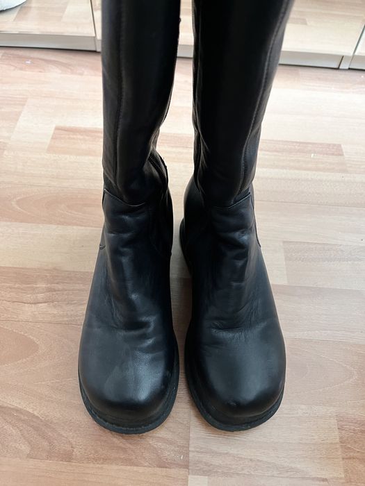 Продам кожаные сапоги на платформе