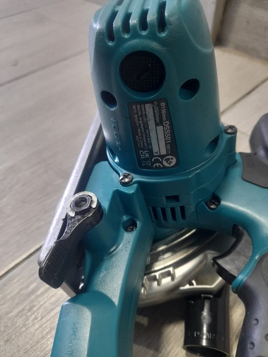 Fierăstrău Makita DSS 501 -18 v Bruschless