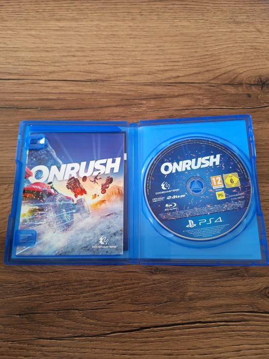 Продавам игри за PS4 в ново състояние.
