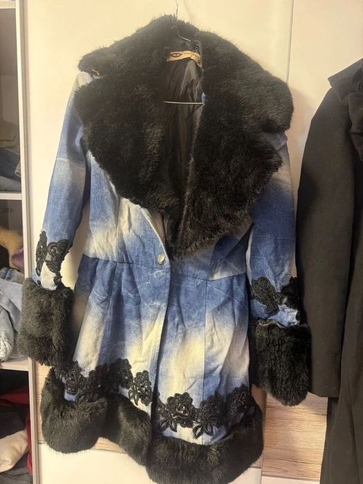 2 paltoane negru și denim