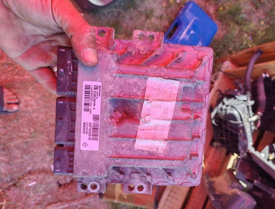 Calculator Ecu Renault COD 237103251r/Calculator Ecu COD 237100293r