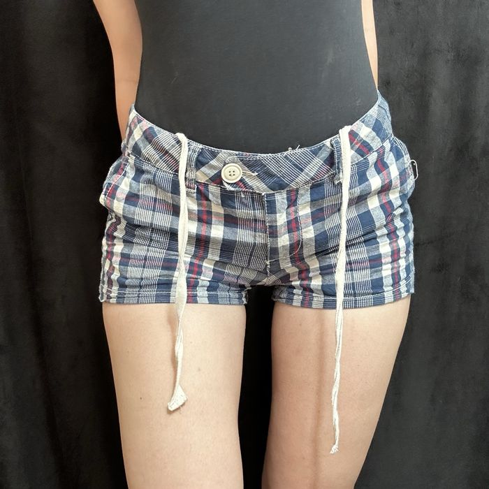 Pantaloni scurți în carouri LBT