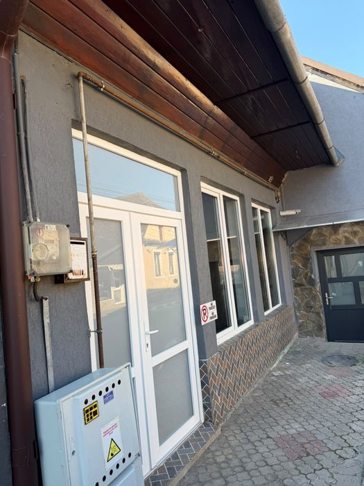 SPAȚIU 171 MP DE ÎNCHIRIAT – CODLEA, Str 9 mai nr 2 ,2300 euro pe luna