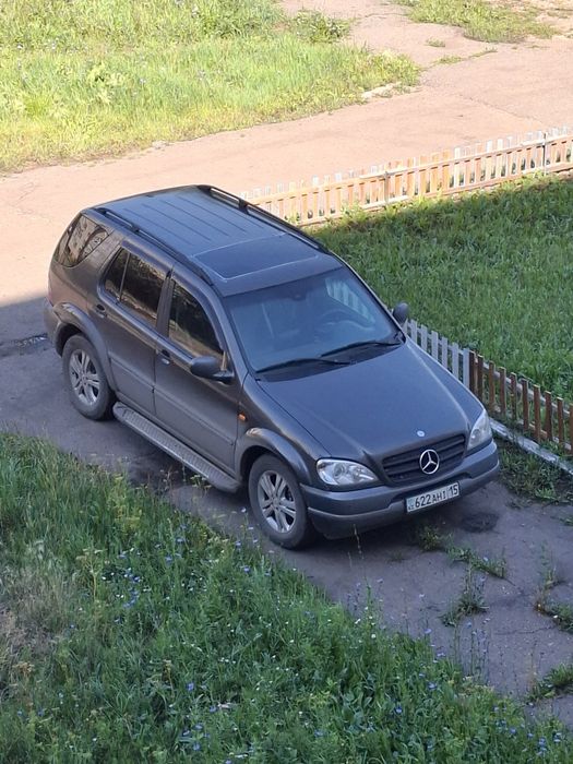 Мерседес мл 320.