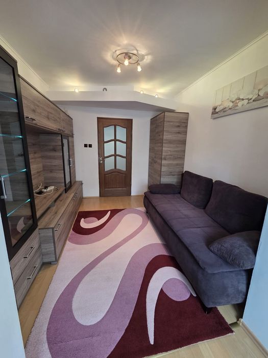 Închiriez ap. 3 camere Rogerius + loc de parcare