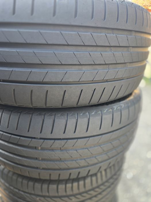 2бр. 225 40 19 Bridgstone RunFlat летни.