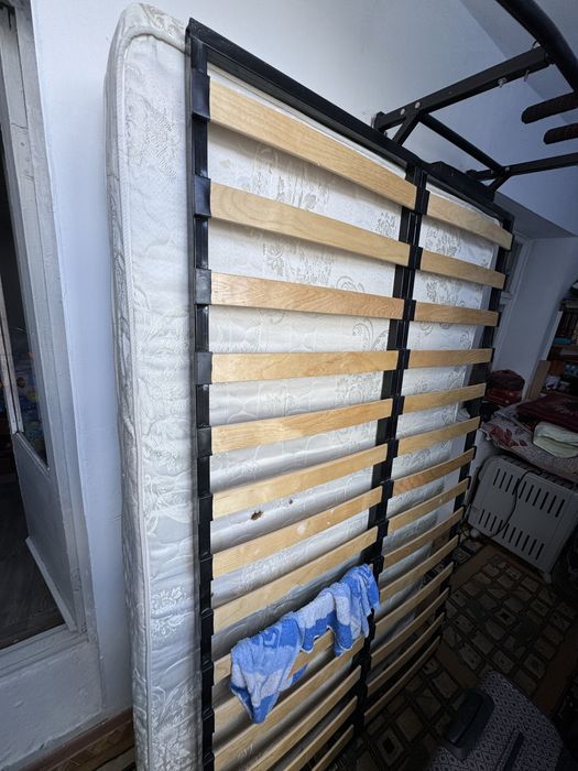 Спальная кровать продам