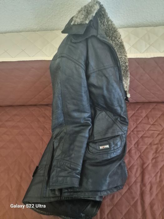 Geaca piele lungă