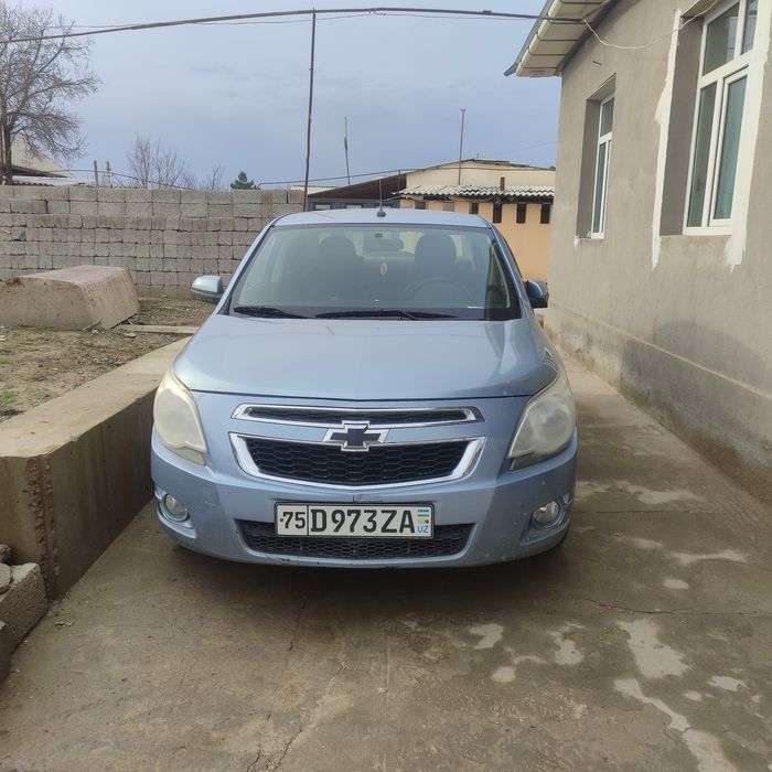 Mashina Shevrolet koblt