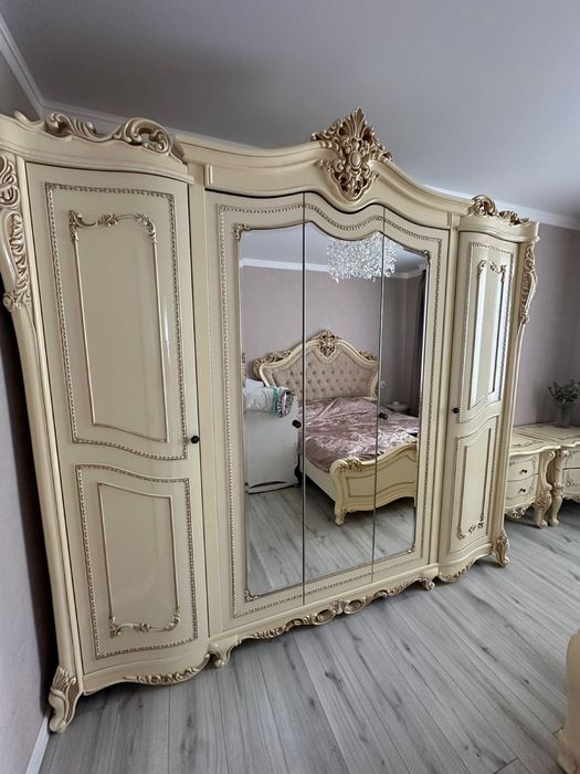 Спальный гарнитур