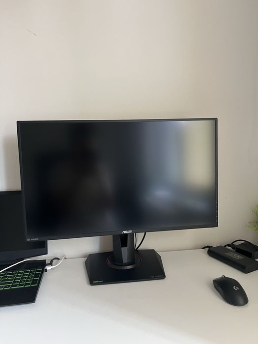 Monitor Asus 240hz 1920x1080p 27”