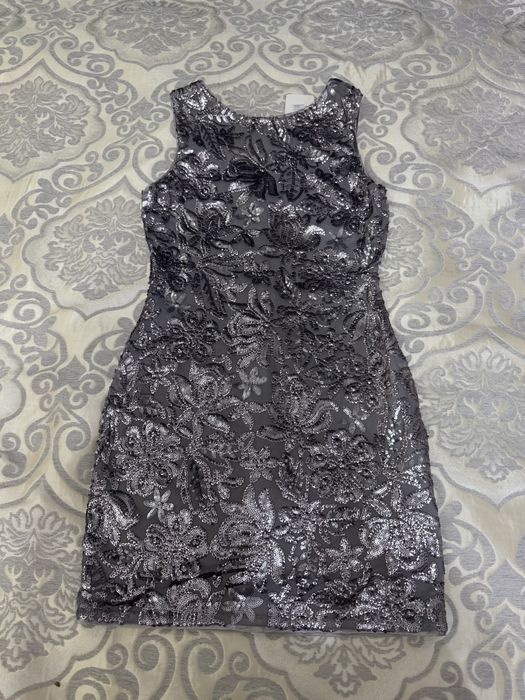 Продам недорого новые платья