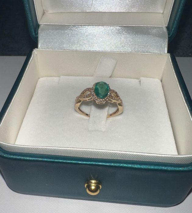 Inel din aur cu smarald si cu diamante