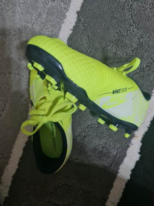 Ghete pt iarba PHANTOM VENOM nefolosite