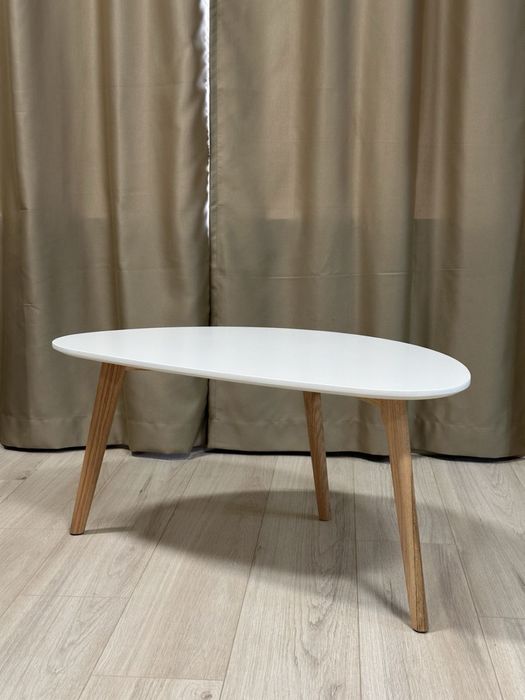 Овална маса за кафе – като нова