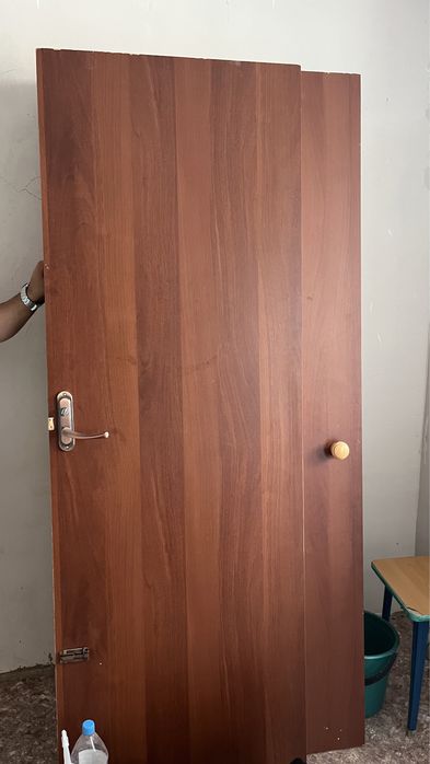 Продам межкомнатные двери