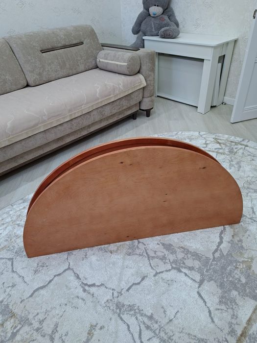 Круглый стол складной