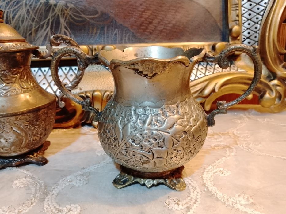 Кувшины сахарница старая