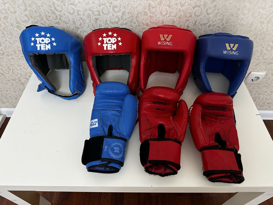 Боксерские шлемы и перчатки кожанные в хорошем состоянии!