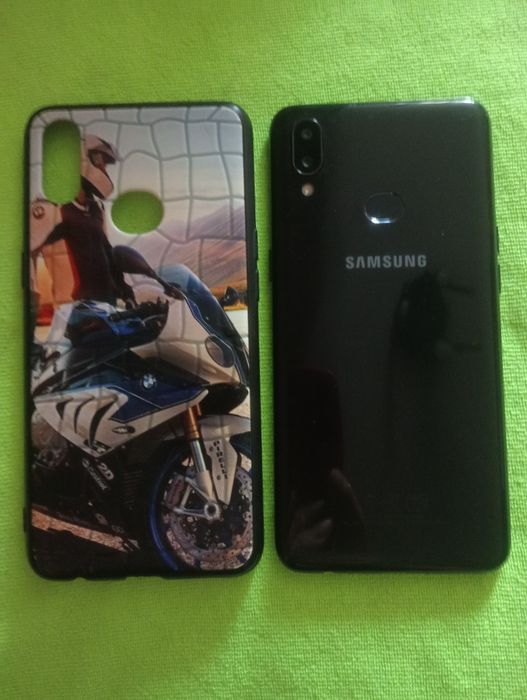 Продам смартфон А10s Samsung