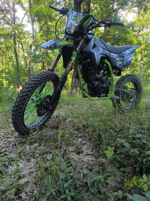 Vând cross KXD 150