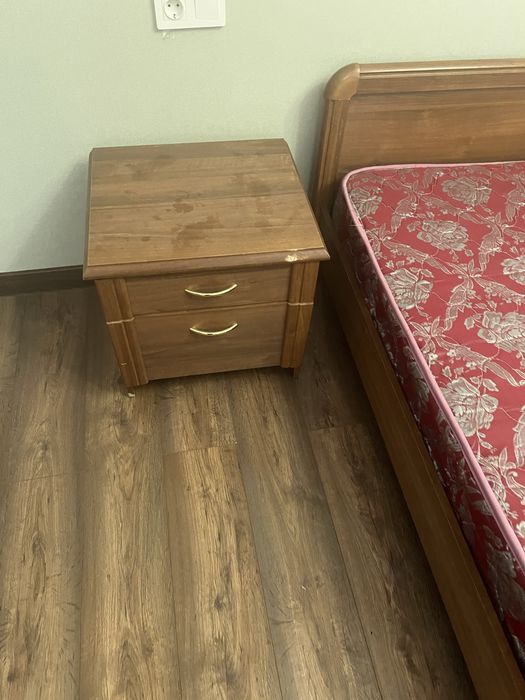 Спальный гарнитур в отличном состоянии фирменный