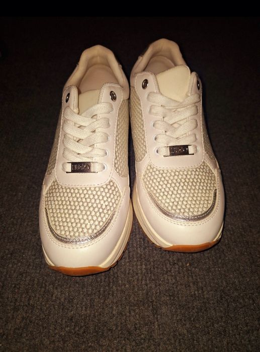 Liu djo маратонки