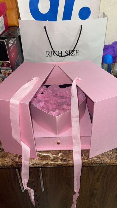 Коробочка под цветы либо под клубнику