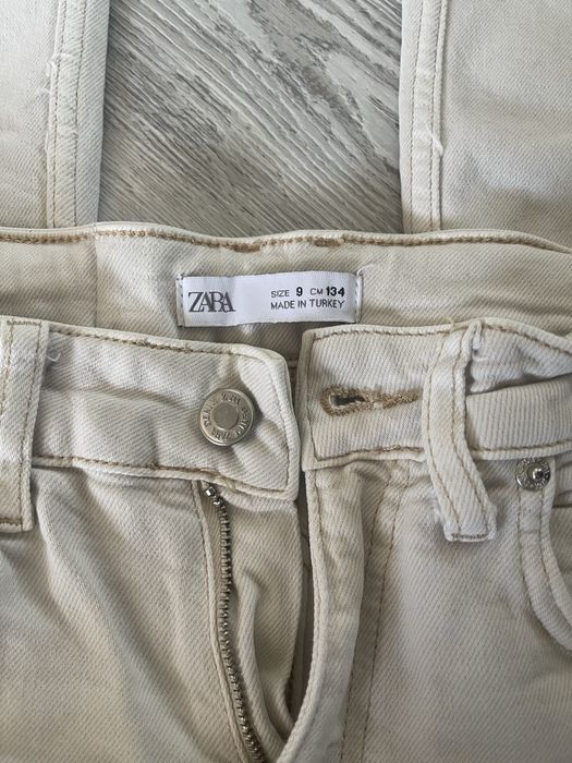 Продам вещи джинсы на девочку 6-8 лет