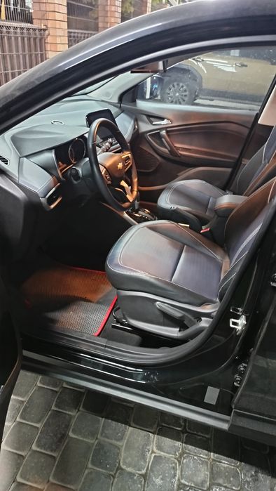 трекер 2 сотилади