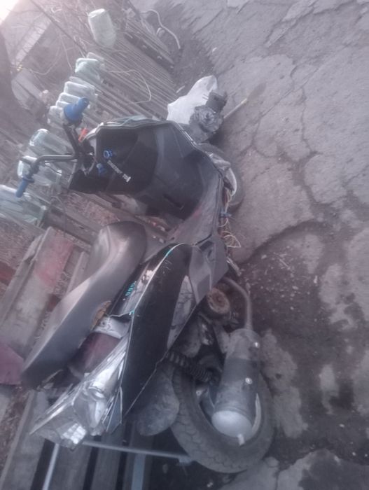 Продам м8 на ходу