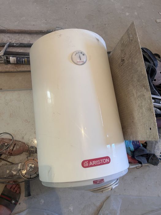 Аристон Водонагреватель