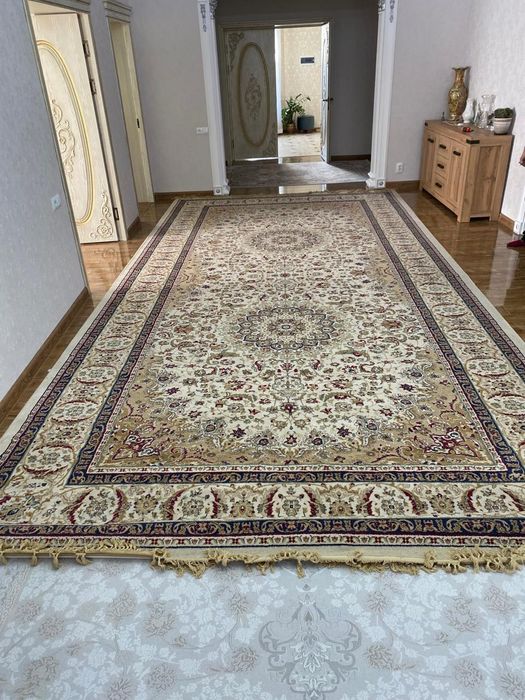 Продаётся Ковёр в хорошем состоянии