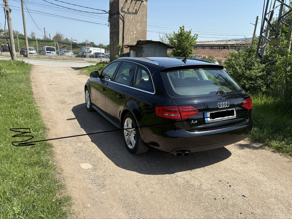 Продавам Ауди А4 Б8