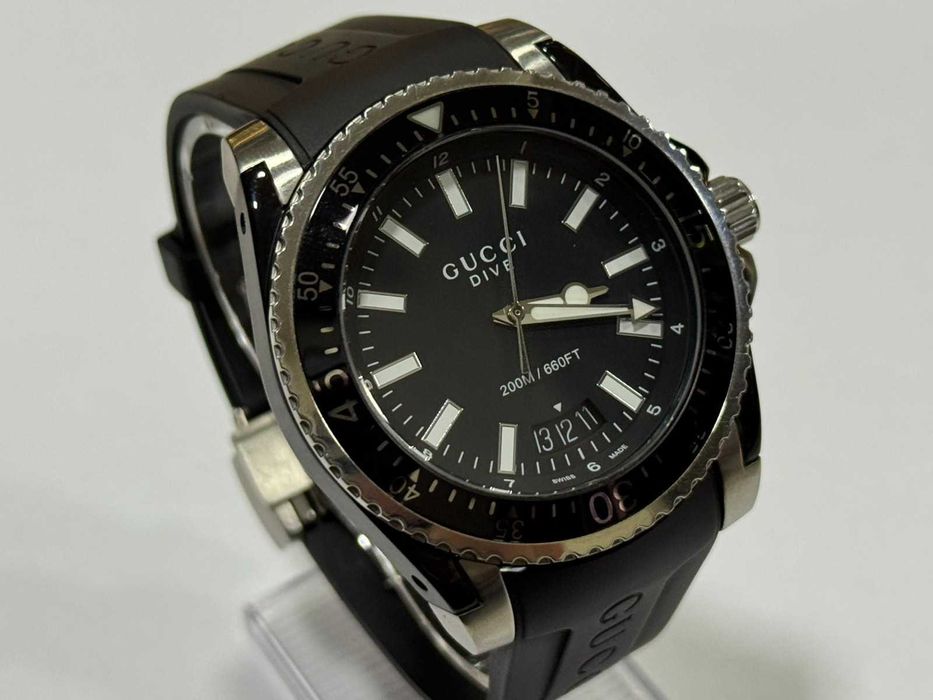 Часовник Gucci Dive 136.2