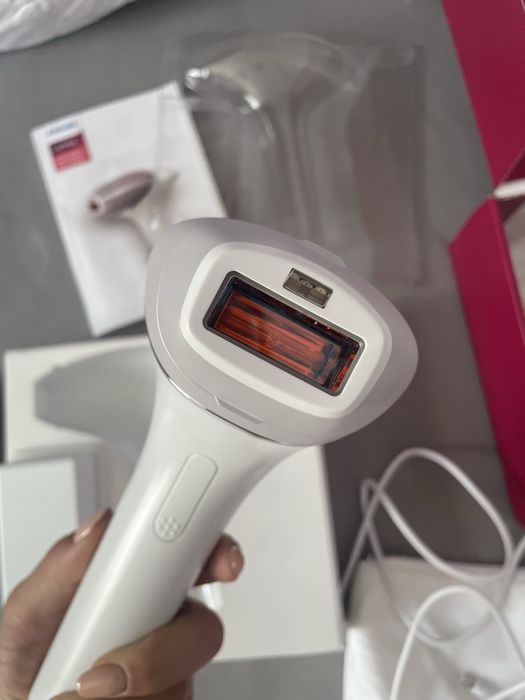 Philips Lumea IPL 8000 SenseIQ Фотоепилатор - Като Нов