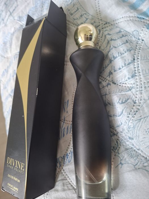 Парфюмна вода Divine Dark Velvet 50 ml
Чисто нов, не е моя аромат 
10 EUR