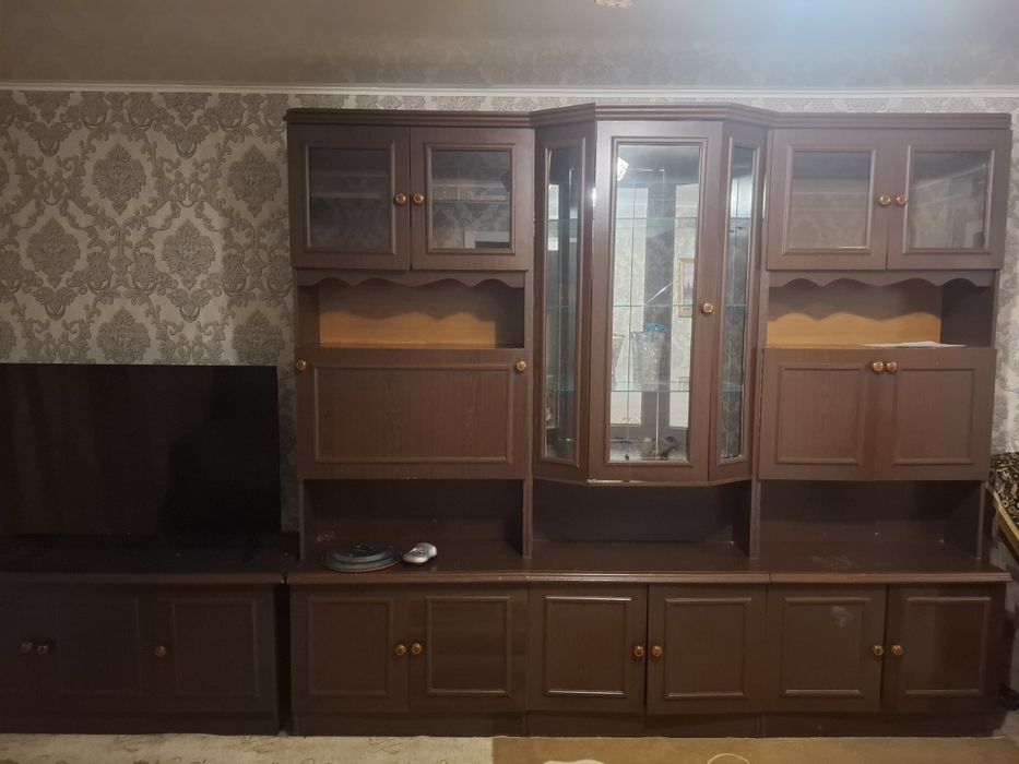 Стенку продам самовывоз