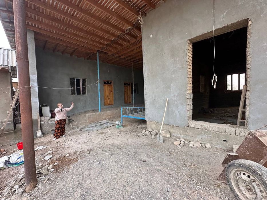 Янги қурилган ҳовли сотилади!