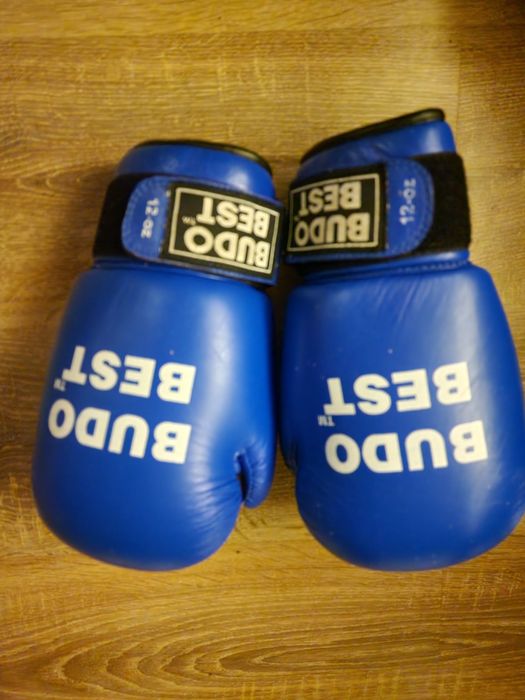 Manusi Kick boxing virsta de 15 ani