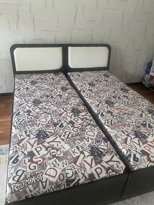 Продам 2 кровати б/у. Цена за каждую.