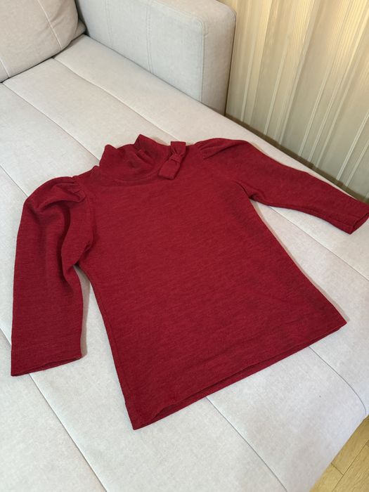 Червен пуловер Avin