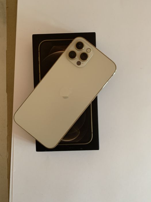 Продам Iphone 12 pro.