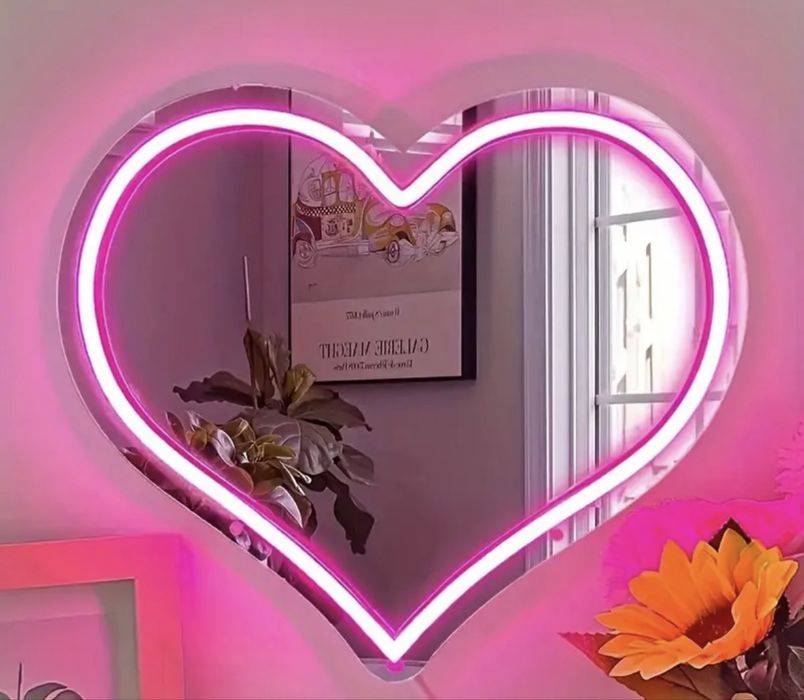 Led огледало сърце