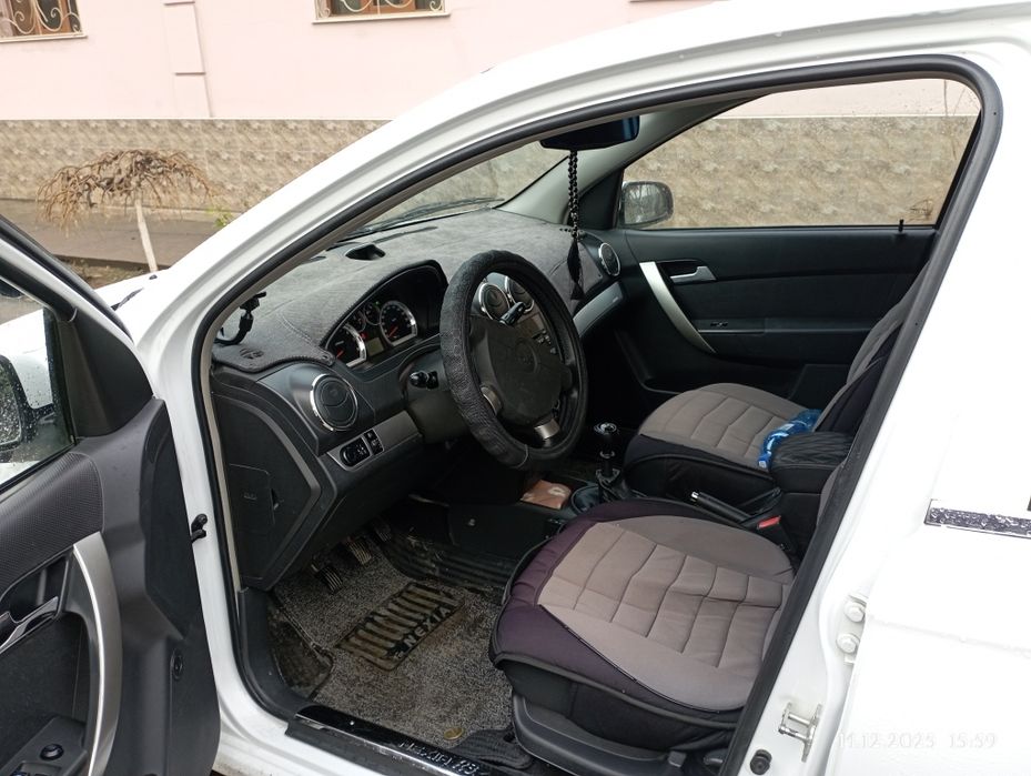 Продаю свою машину Нексия R3