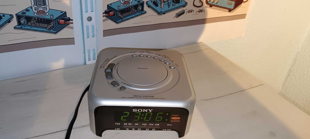 Radio cu ceas Sony ICF C217L LW/FM (Japan)